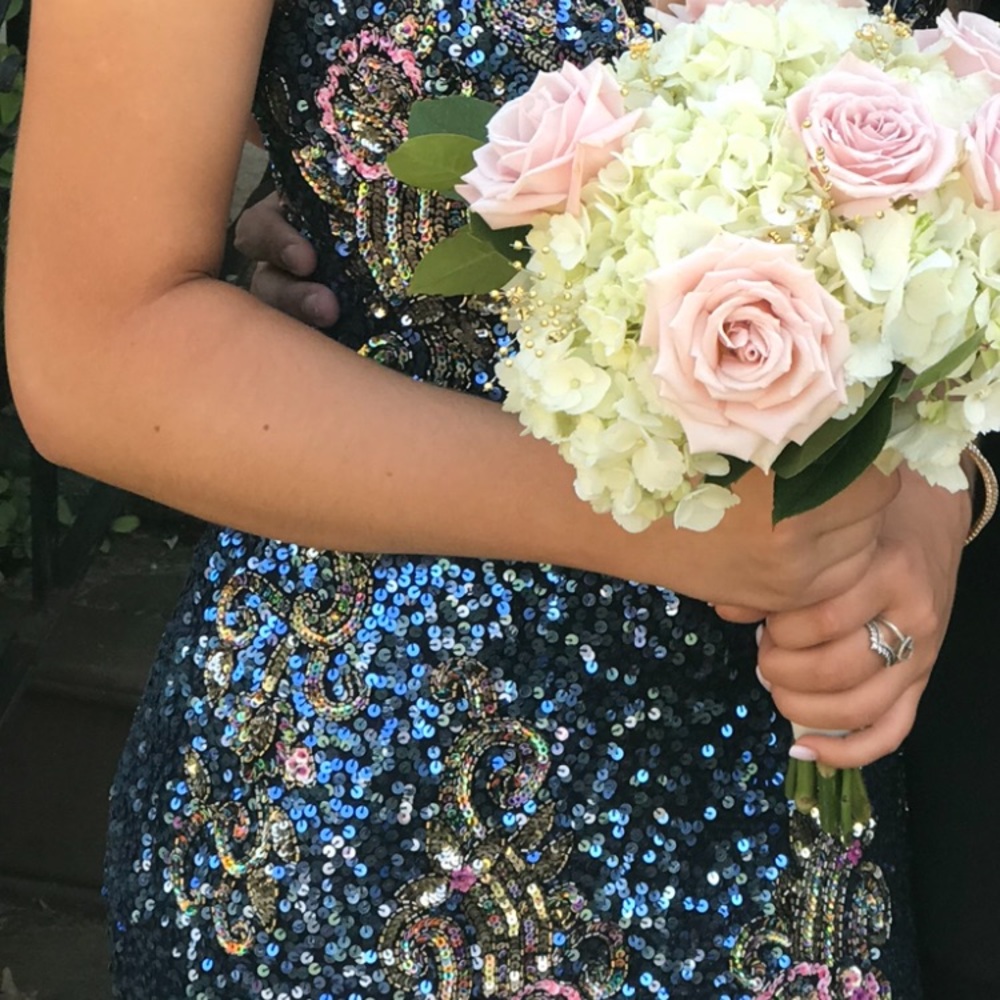 Prom gown - Picture 2 of 3